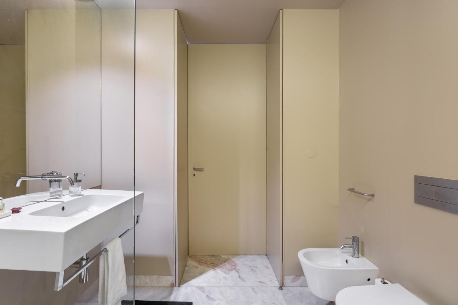 Joivy Downtown Market Apartments Lisbon Bagian luar foto