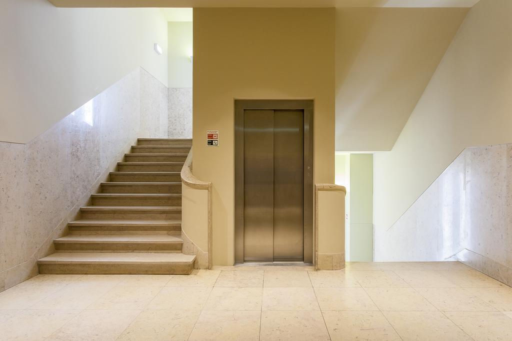 Joivy Downtown Market Apartments Lisbon Bagian luar foto